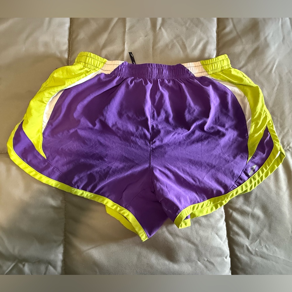 Women’s Brooks run short